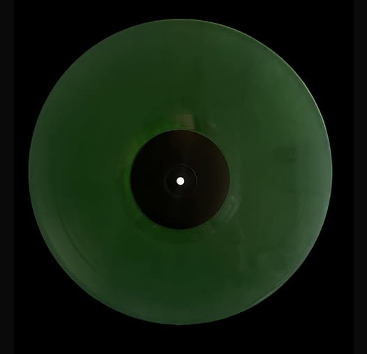 KISS - ONE NIGHT IN AN EMPTY ARENA (BARCELONA) PFROMOTIONAL COPY - 2012 - BOOTLEG - LIMITED EDITION # 414/500 2LP GREEN VINYL - *(NM) - USED VINYL