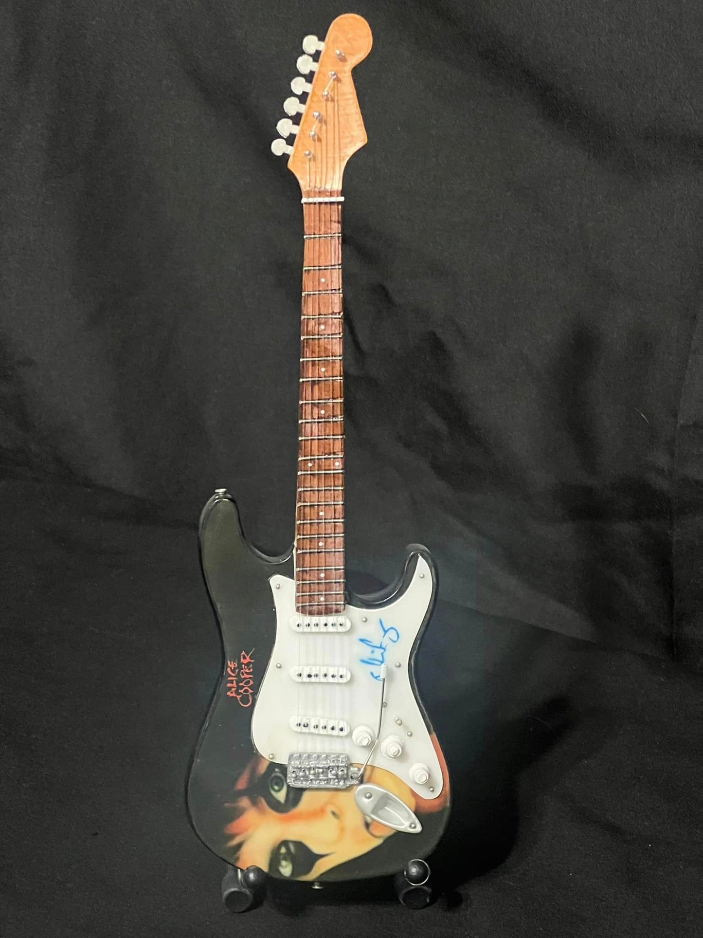 ALICE COOPER- MINI REPLICA GUITAR