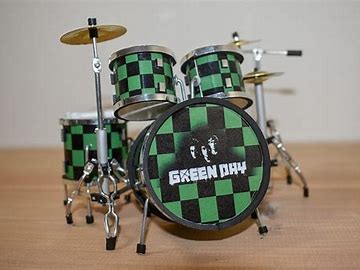 GREEN DAY - THE ART OF MINIATURE DRUM SET