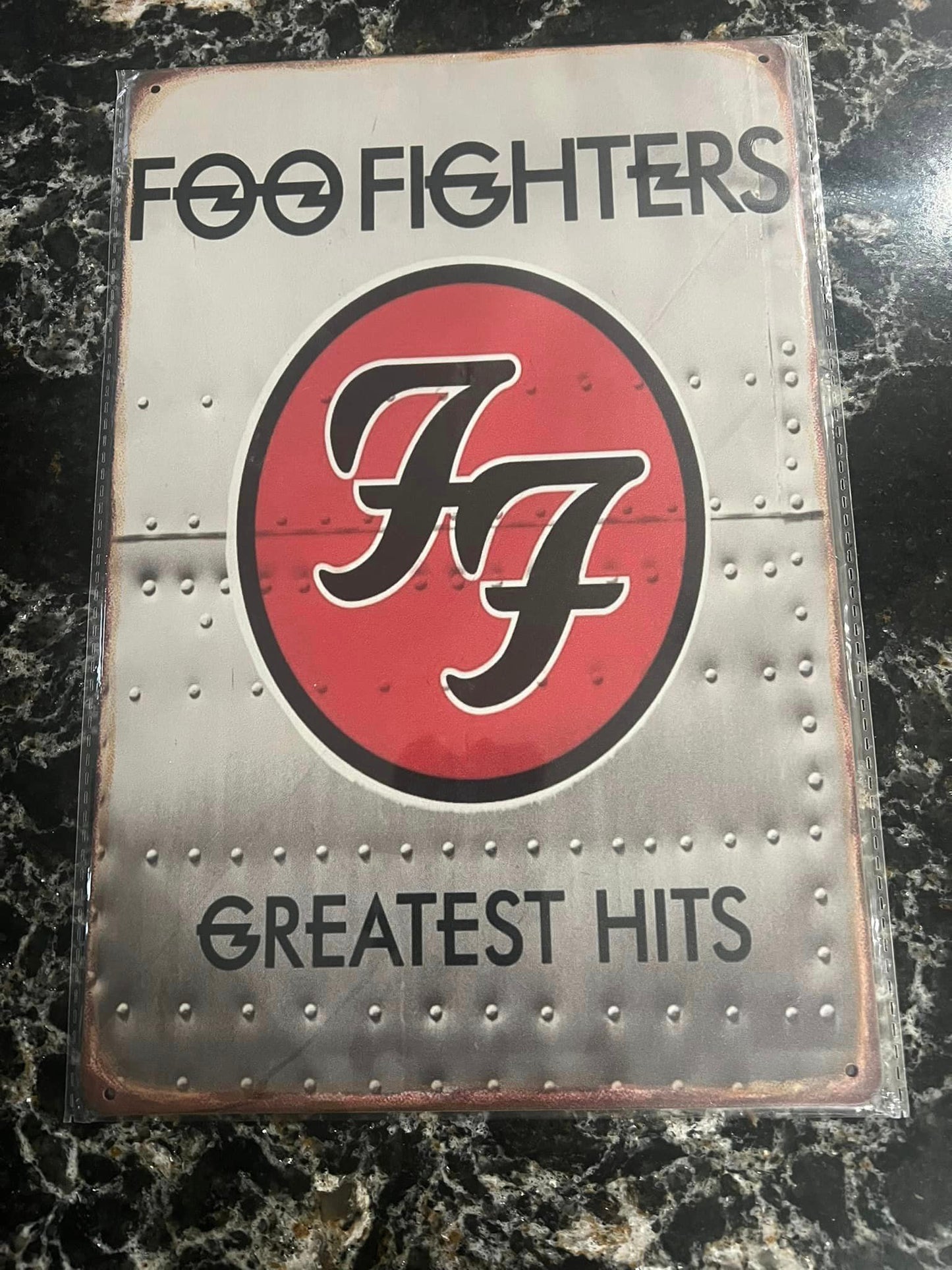 FOO FIGHTERS- GREATEST HITS TIN SIGN