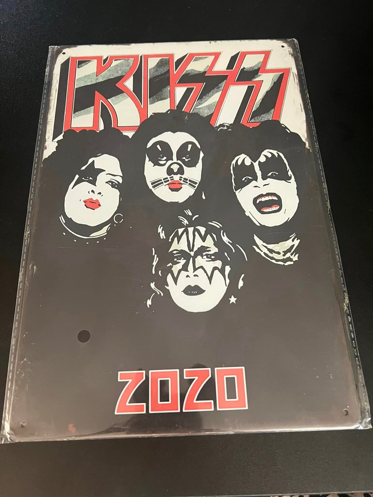 KISS -2020 - TIN SIGN