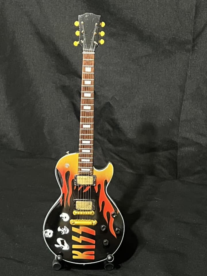 KISS- FLAMES AND FACES SG STYLE MINI REPLICA GUITAR