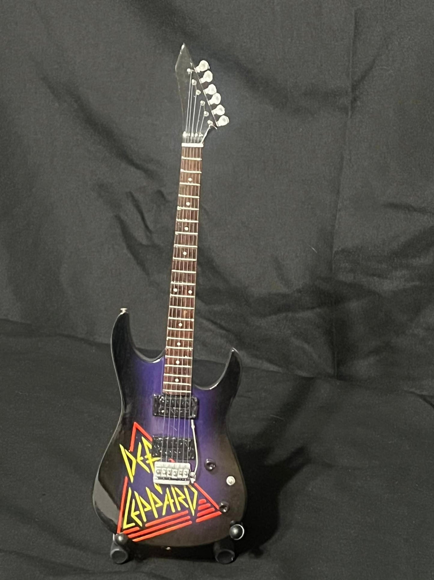 DEF LEPPARD- MINI REPLICA GUITAR