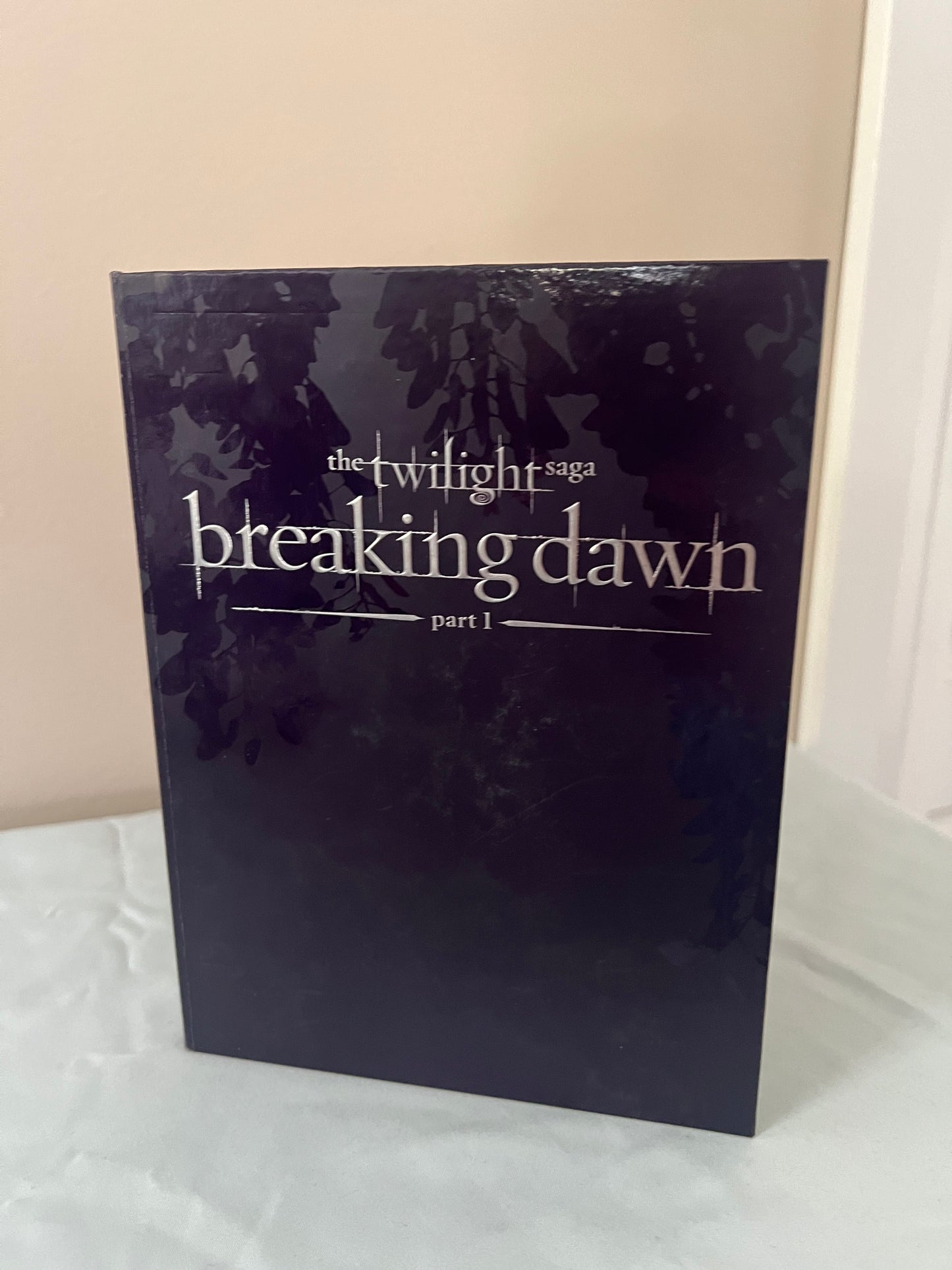 Twilight- The Twilight Saga- Breaking Dawn Part 1: Limited Collector's Edition (Used)
