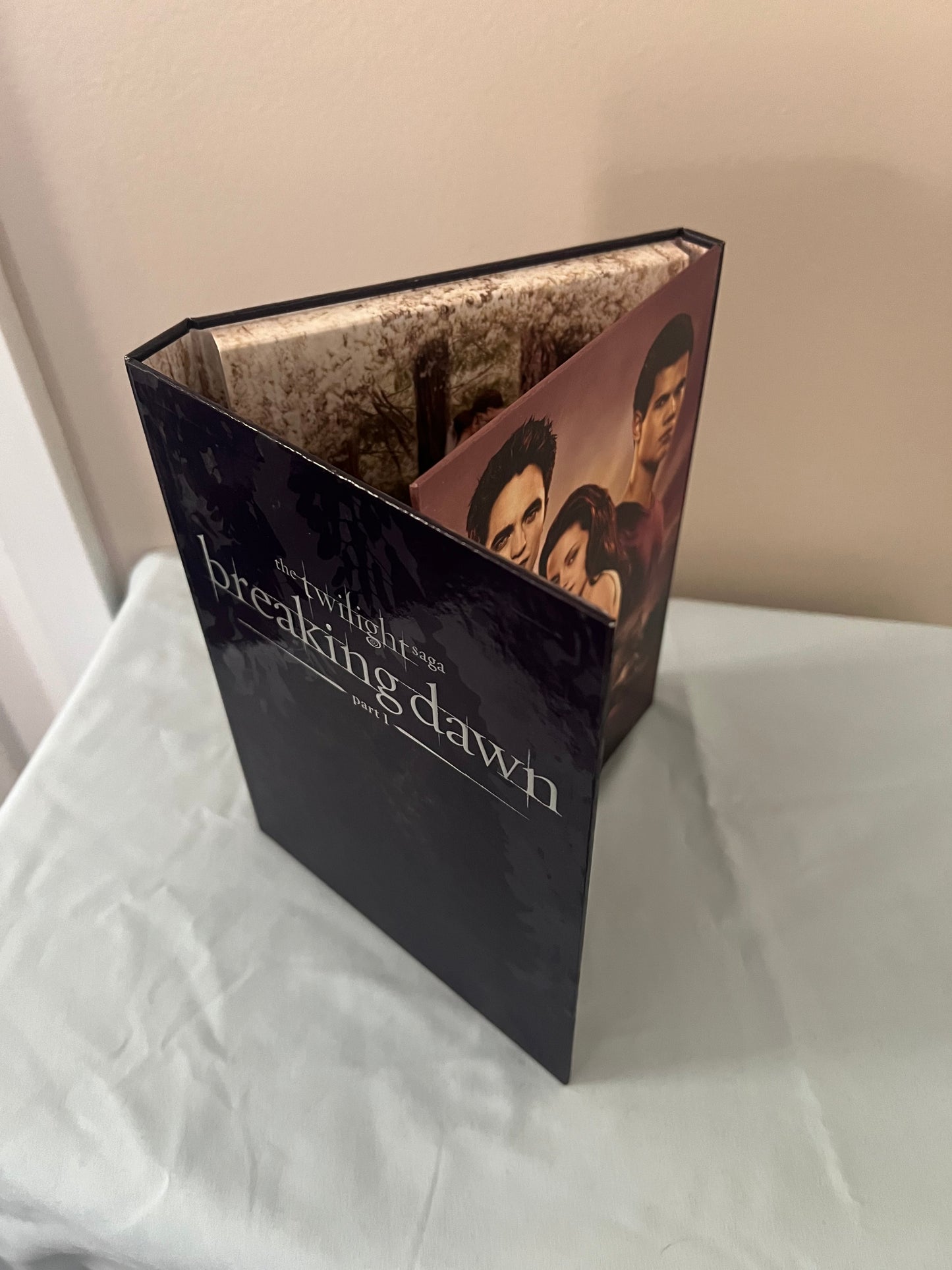 Twilight- The Twilight Saga- Breaking Dawn Part 1: Limited Collector's Edition (Used)