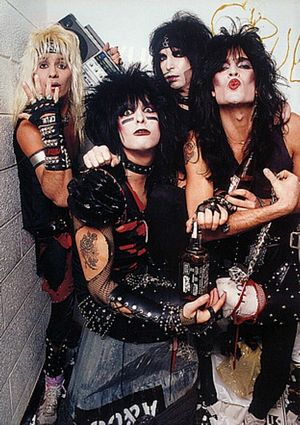 PER7741-MOTLEY CRUE GROUP - LARGE POSTER 24X36"